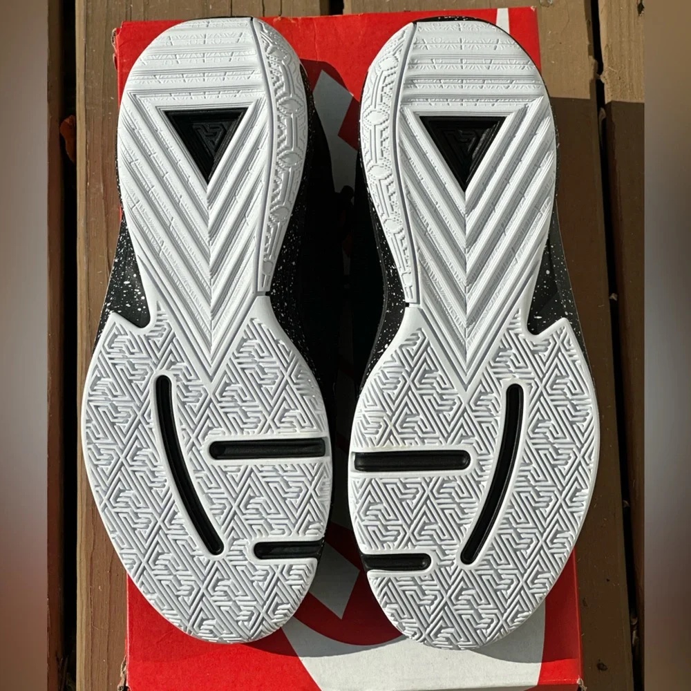 NEW Nike Youth Giannis Freak 5 GS Sneaker Size US Big Kid 7Y | fits Womens 8.5